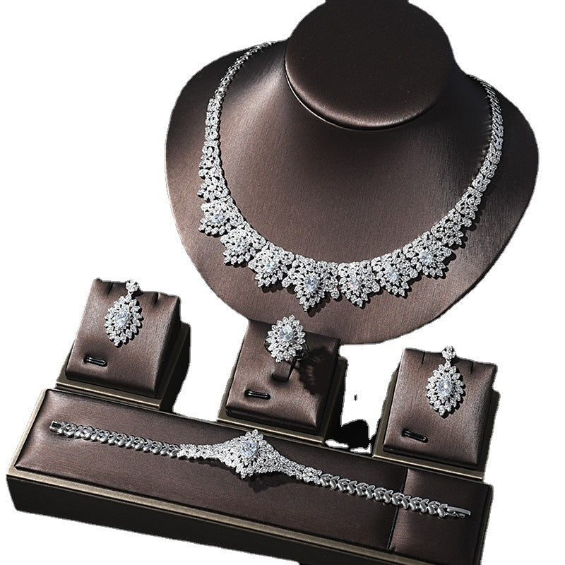 Luxe Divine Collection ~ Necklace Women's Jewelry Suit Bridal Wedding Banquet Necklace High-end Accessories